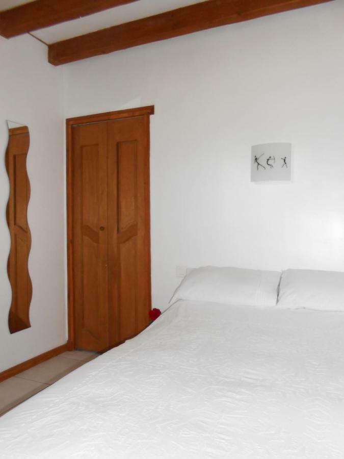 Bed and Breakfast Chez Irene Saint-Quentin-la-Tour Екстер'єр фото