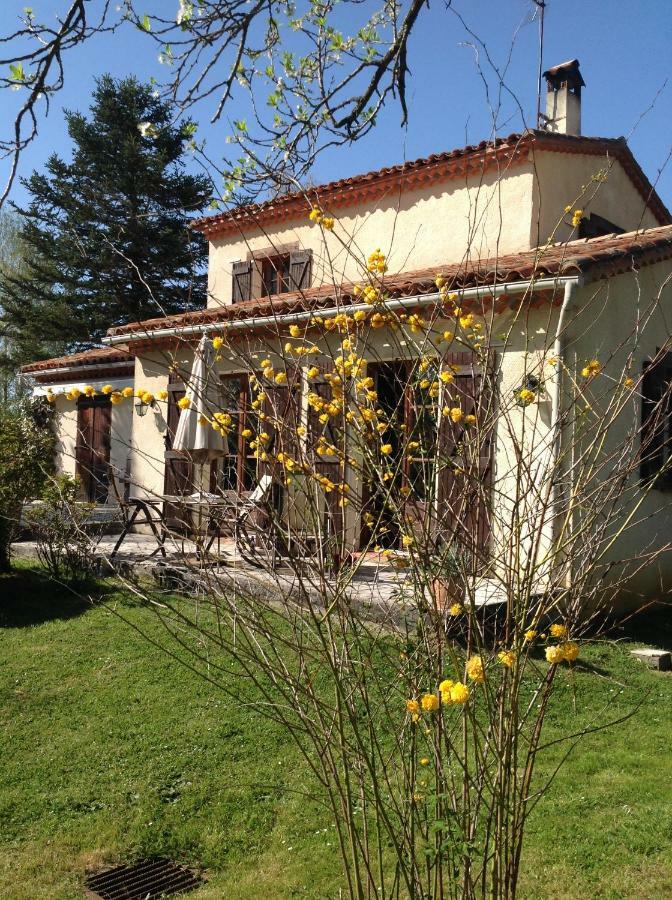 Bed and Breakfast Chez Irene Saint-Quentin-la-Tour Екстер'єр фото